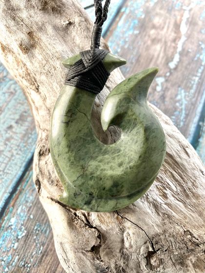 Hei Matau (Fish Hook) New Zealand Pounamu Green Necklace